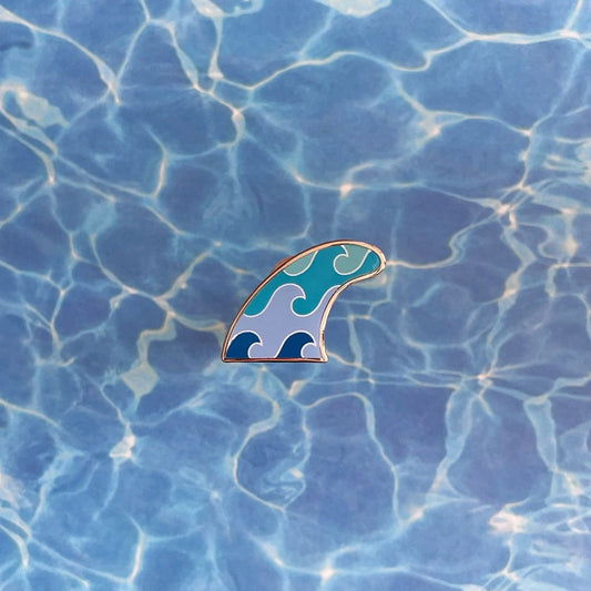 Waves Surf Fin Enamel Pin