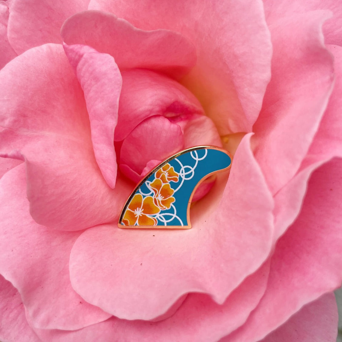 Poppy Surf Fin Enamel Pin